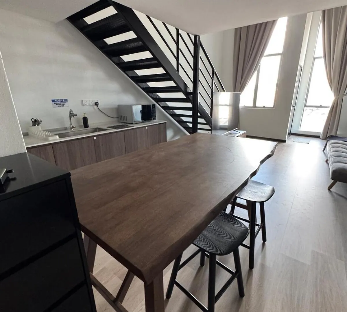 Modern Studio The Ceo Penang Bayan Lepas Ma­lay­sia